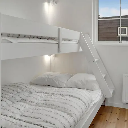 2 Bedroom In Vaeggerlose Apartamento